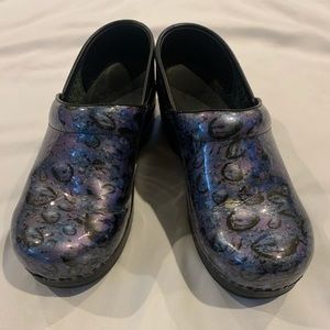 Women’s Danskos w/ Blue and Purple Raindrop Pattern. EU size 37, US 6.5-7